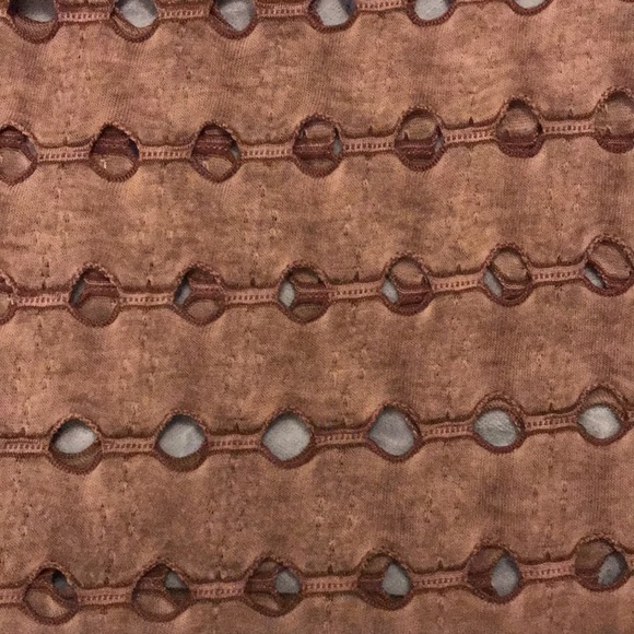 Adorable off the shoulder top! - Picture 6 of 6